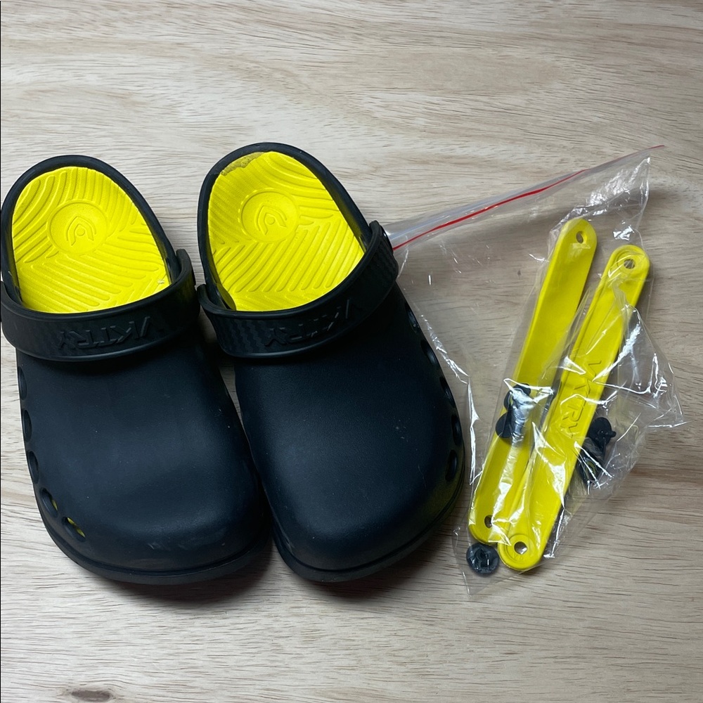 Vktry Black and Yellow Recovery Clogs - Men’s 4/Women’s 5/Kids 3.5
